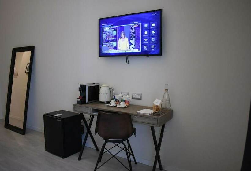 اتاق لوکس با بالکن, Gatto Bianco Duchessa