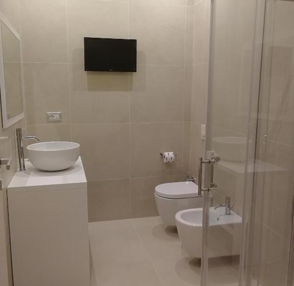 اتاق لوکس با بالکن, Gatto Bianco Duchessa