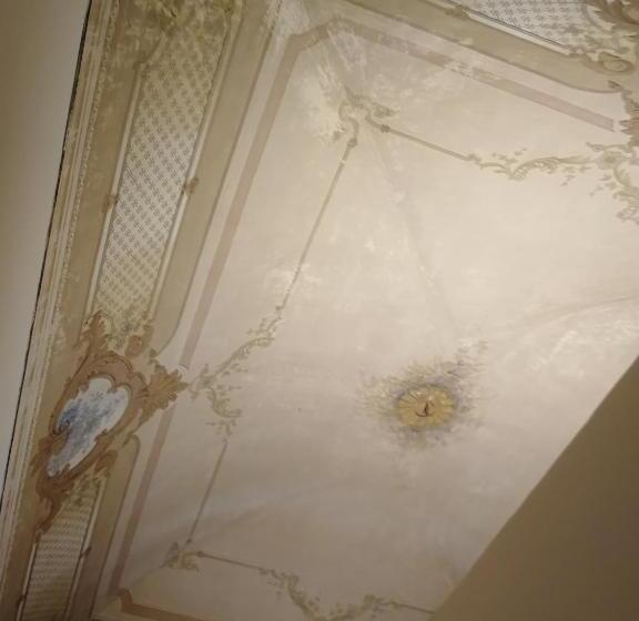 اتاق لوکس با بالکن, Gatto Bianco Duchessa