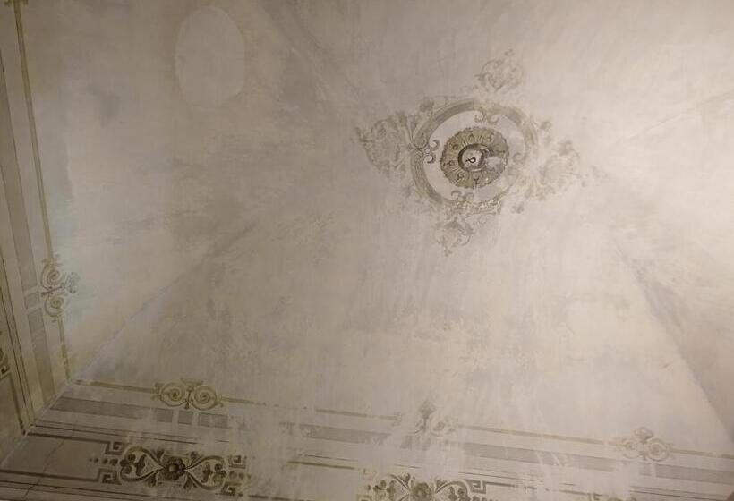 اتاق لوکس, Gatto Bianco Duchessa