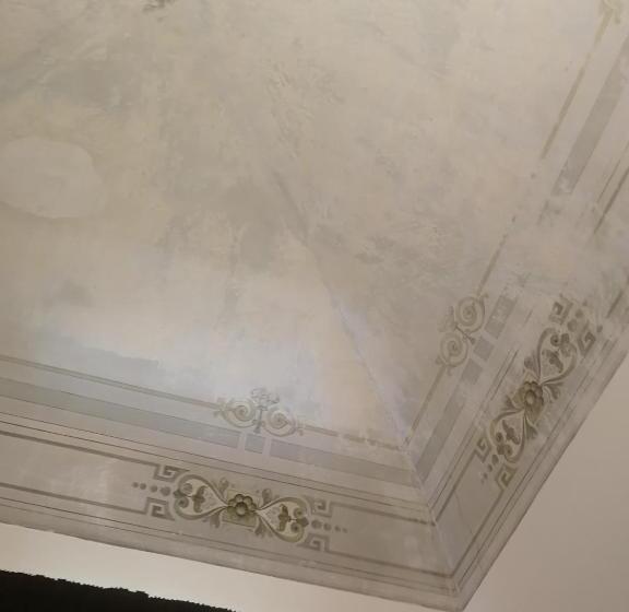 اتاق لوکس, Gatto Bianco Duchessa