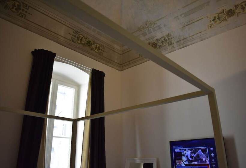 اتاق لوکس, Gatto Bianco Duchessa