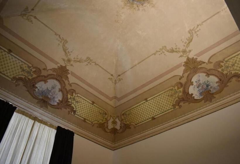 اتاق لوکس با بالکن, Gatto Bianco Duchessa