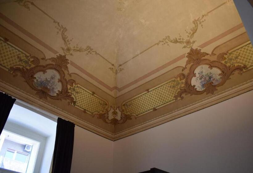 اتاق لوکس با بالکن, Gatto Bianco Duchessa