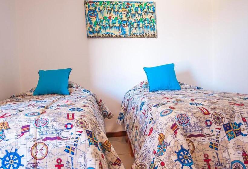 اتاق اکونومی, Los Corales