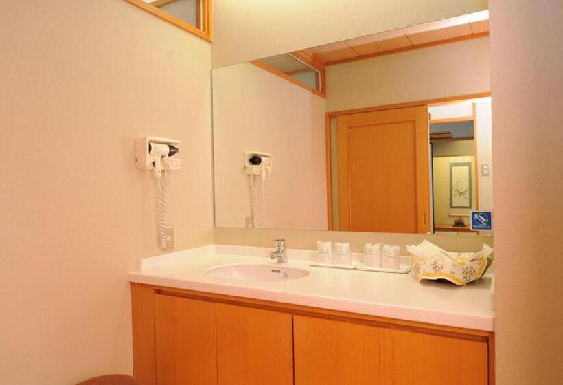 غرفة قياسية, Racine Shinmaebashi