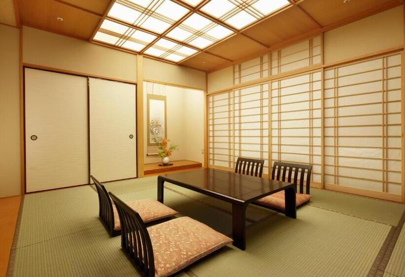 غرفة قياسية, Racine Shinmaebashi