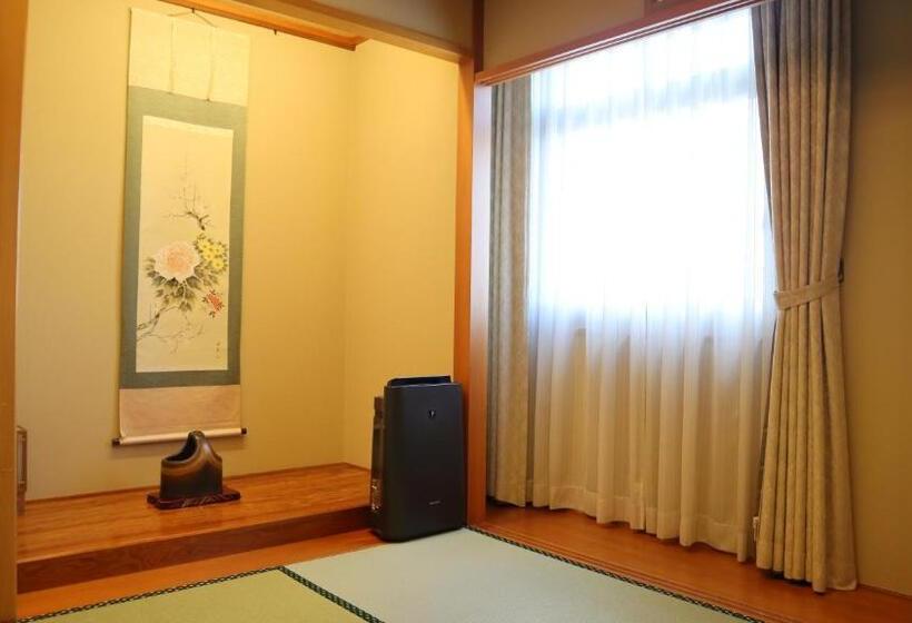 غرفة قياسية, Racine Shinmaebashi