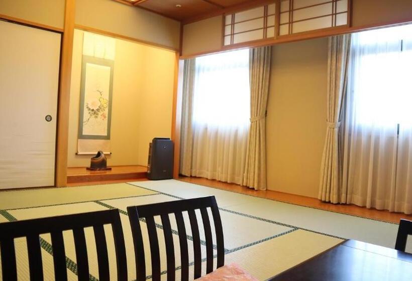 غرفة قياسية, Racine Shinmaebashi