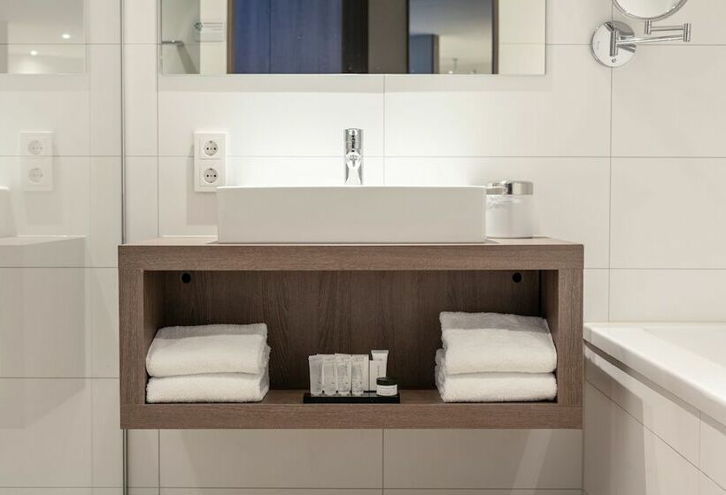 اتاق لوکس, Van Der Valk Hotel Groningen Hoogkerk