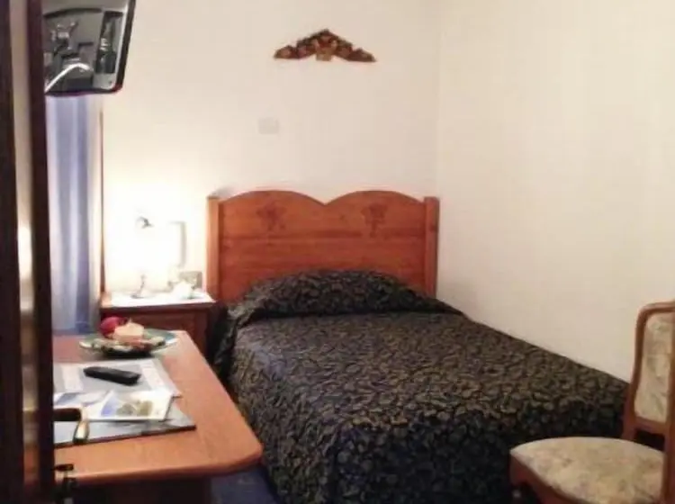 Standard Yhden Hengen Huone, Villa Elena
