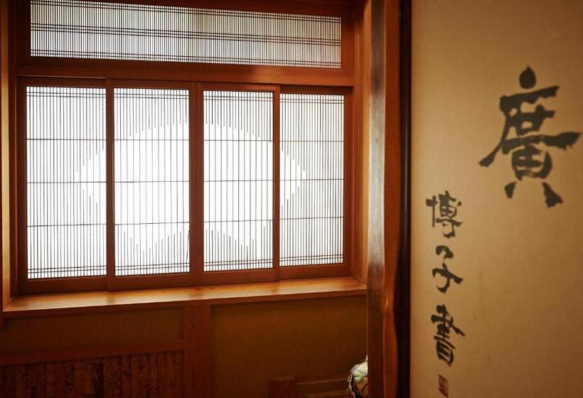 غرفة قياسية رباعية, Irorinoyado Ashina