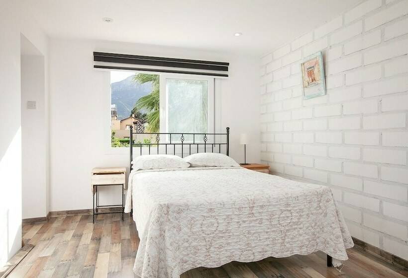 חדר סטנדרט, Sun Rays