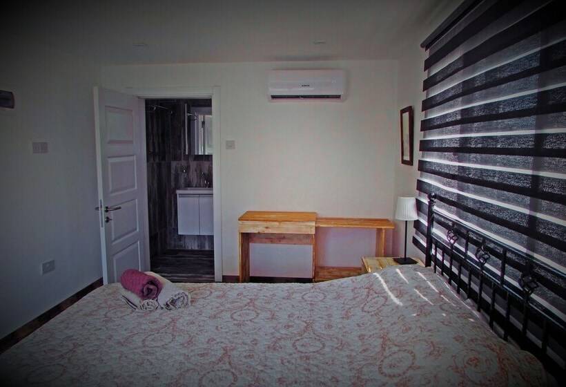 חדר משפחתי, Sun Rays