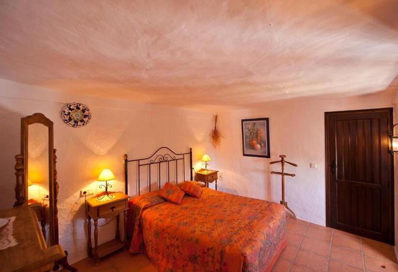 غرفة قياسية ثلاثية, Cortijo La Haza