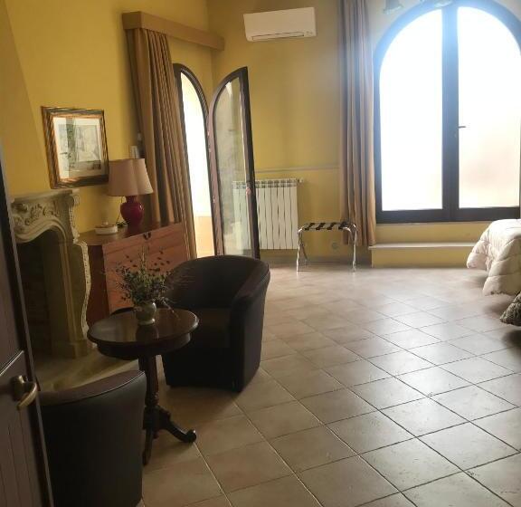 דירת חדר, Il Giardino Segreto