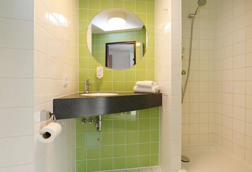 Номер Стандарт Трехместный, B&B Hotel Berlin Tiergarten