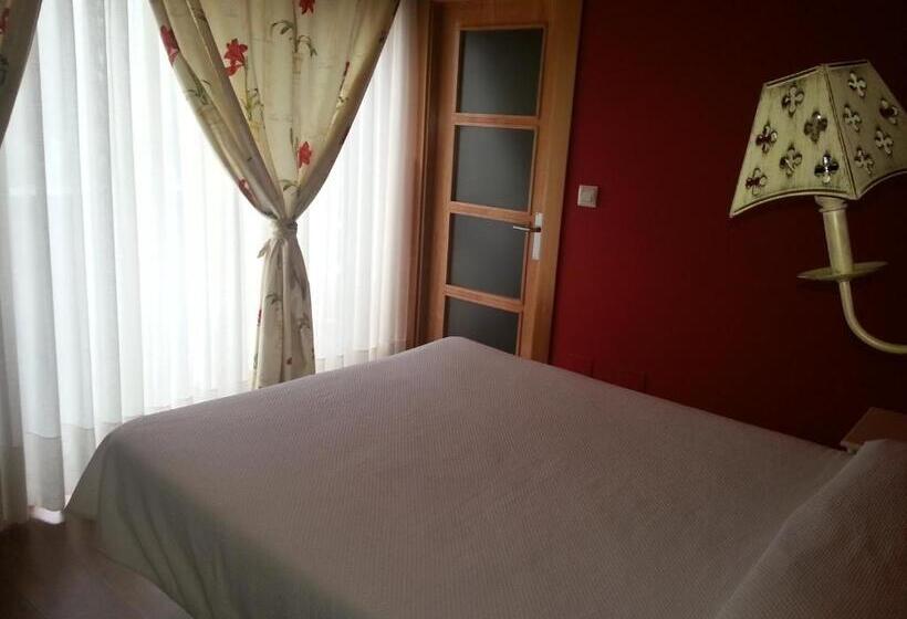 غرفة دور أخير, La Casina