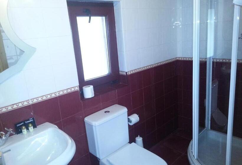 غرفة دور أخير, La Casina