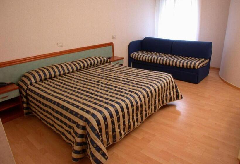 חדר קלאסי לשלושה, La Pergola