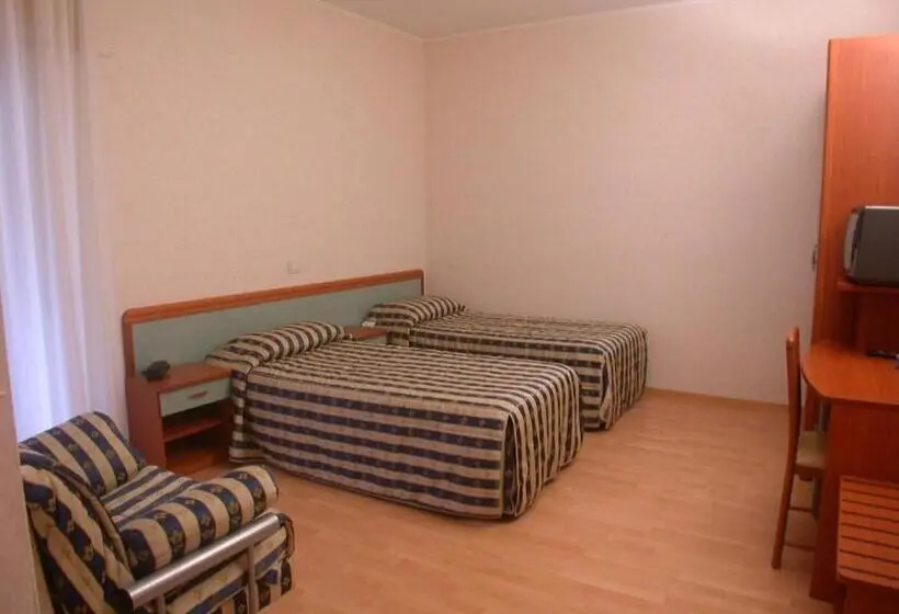 Standard Neljän Hengen Huone, La Pergola