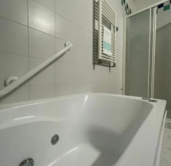 Standard Neljän Hengen Huone, La Pergola