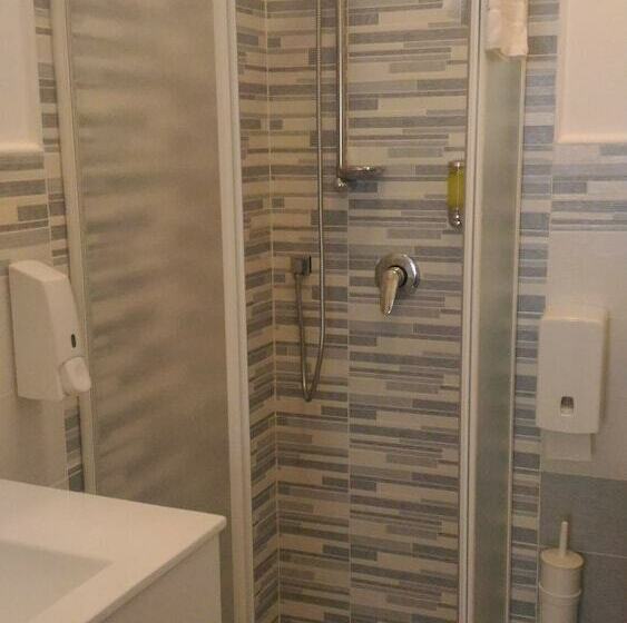 غرفة قياسية, La Vela