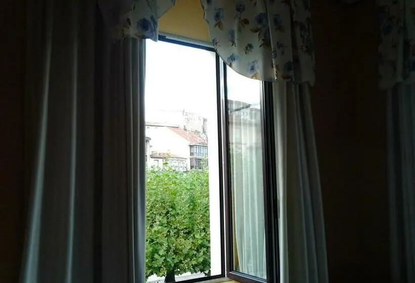 Standard Yhden Hengen Huone, Luzon