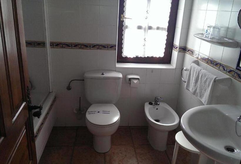 חדר סטנדרט עם ג'קוזי, Habitaciones Y Estudios  Hotel Posada De Cantabria   Terraza Panorámica  Gintonic Bar