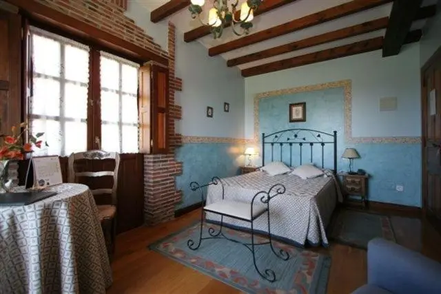 バスタブ付きスタンダードルーム, Habitaciones Y Estudios  Hotel Posada De Cantabria   Terraza Panorámica  Gintonic Bar