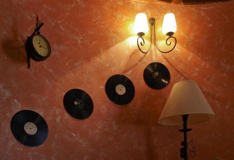 חדר סופריור עם ג'קוזי, Habitaciones Y Estudios  Hotel Posada De Cantabria   Terraza Panorámica  Gintonic Bar