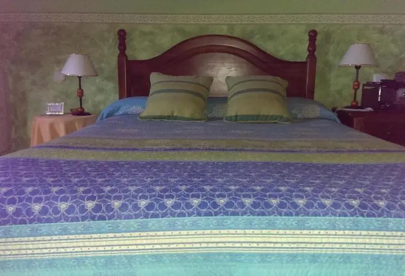 ペントハウスルーム, Habitaciones Y Estudios  Hotel Posada De Cantabria   Terraza Panorámica  Gintonic Bar