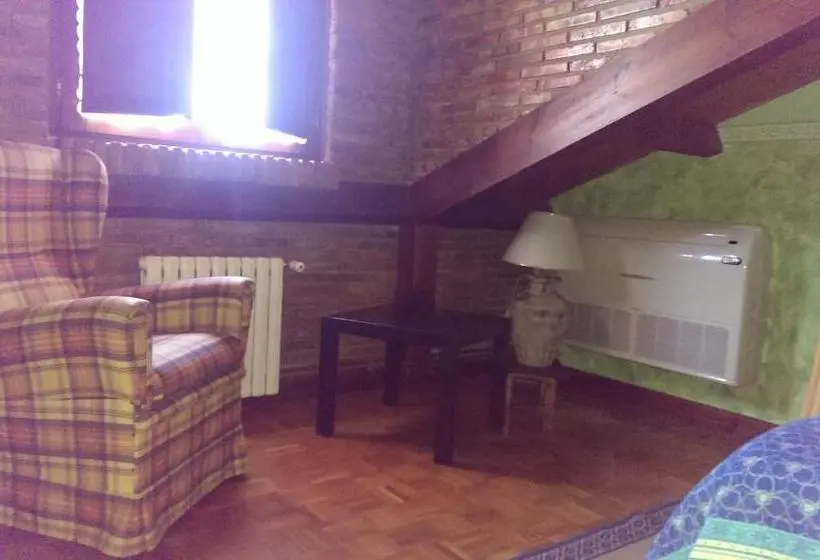 ペントハウスルーム, Habitaciones Y Estudios  Hotel Posada De Cantabria   Terraza Panorámica  Gintonic Bar