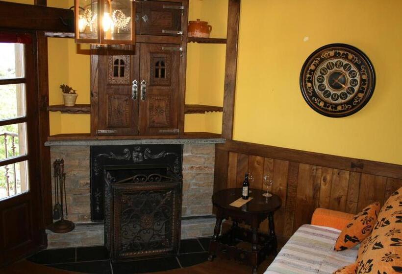 주니어 스위트, Prada A Tope   Palacio De Canedo