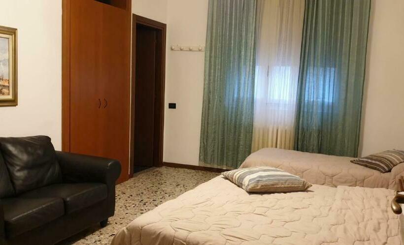 标准三人间, Ristorante Albergo Roma