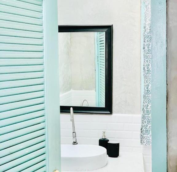 Superior Bungalow, Indie Beach Bungalows