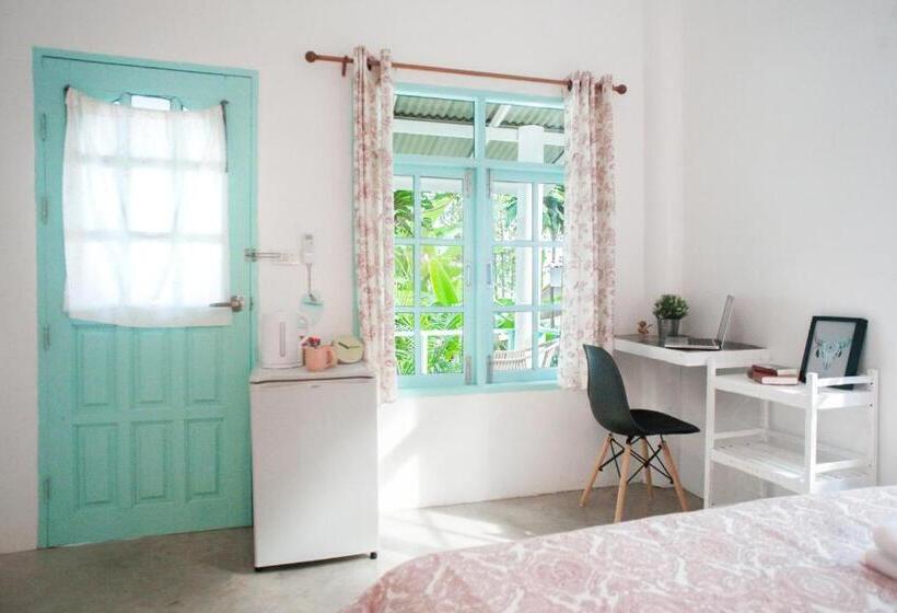 Standard Bungalow, Indie Beach Bungalows