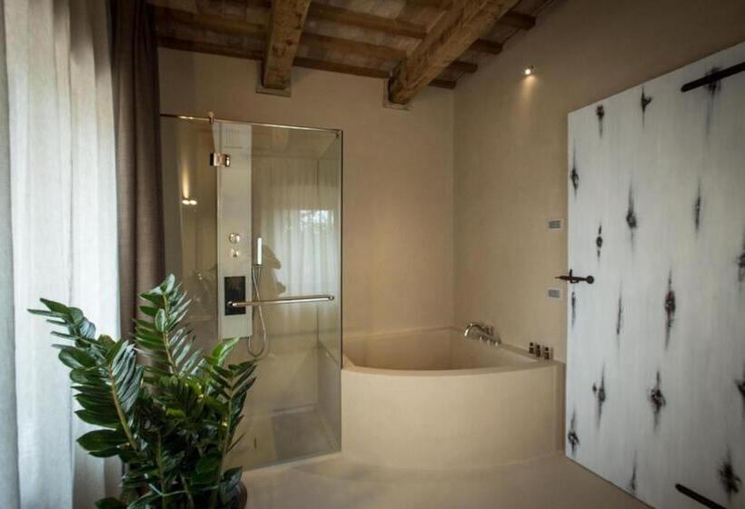 סוויטה עם טרסה, Villa Anitori Prestige Relais & Spa