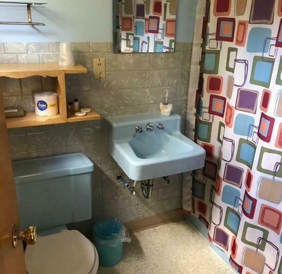 غرفة قياسية, Royal Motel