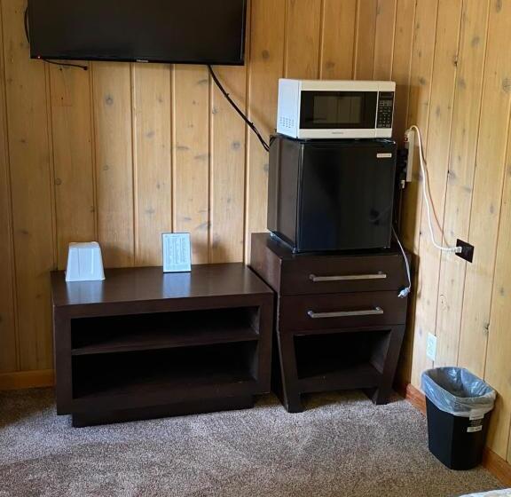 غرفة ديلوكس, Royal Motel