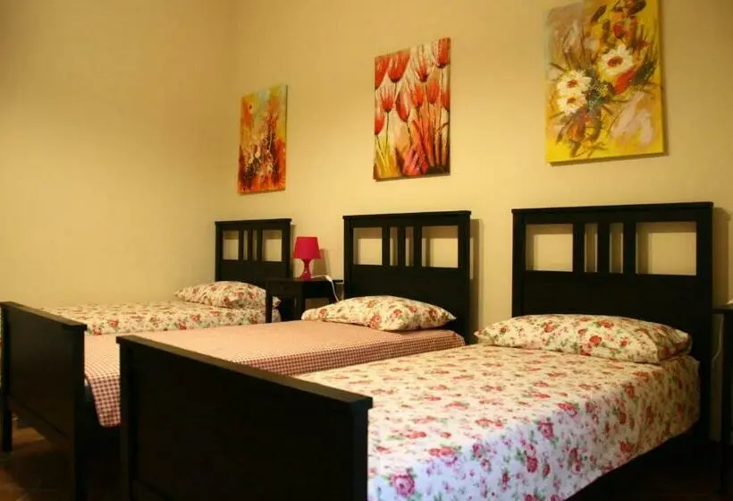 Perhehuone, B&b Etna Country