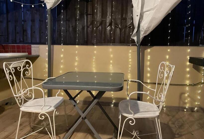 جناح جونيور مزوَّد بتراس, B&b Etna Country