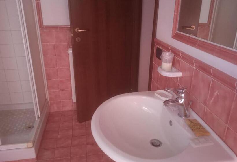 جناح جونيور مزوَّد بتراس, B&b Etna Country