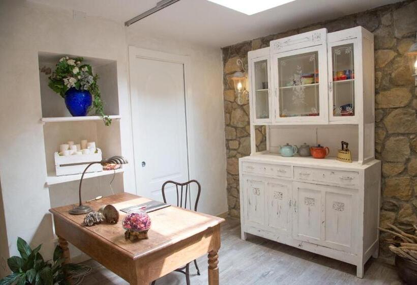 غرفة قياسية, La Rocca Maison De Charme