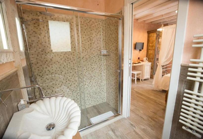 غرفة قياسية, La Rocca Maison De Charme