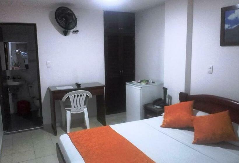 标准单人间, Center