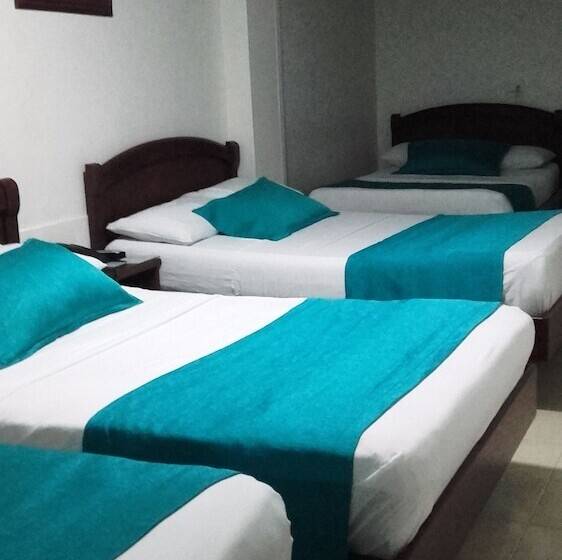 四人标准间, Center