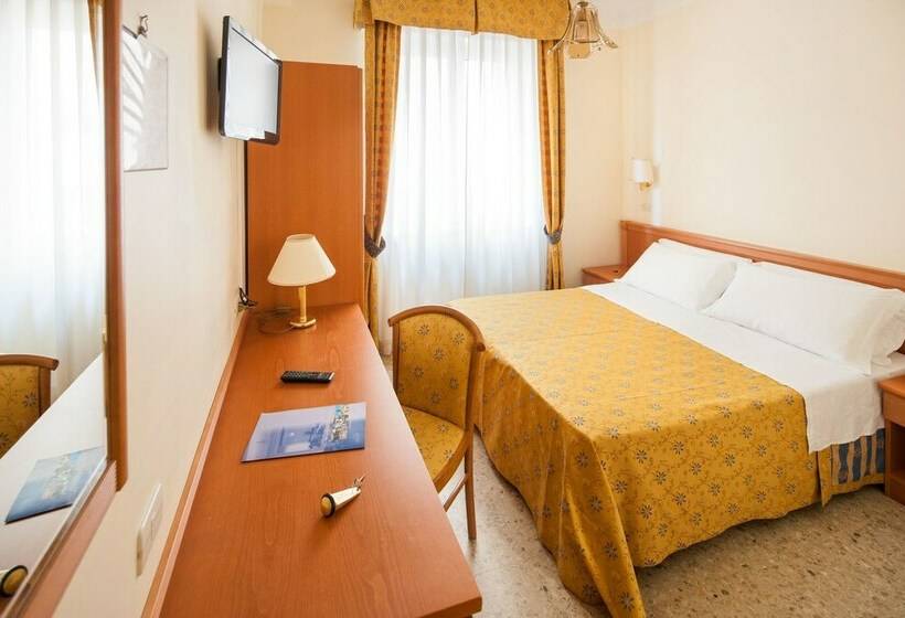 חדר סטנדרט, Curtis Centrale