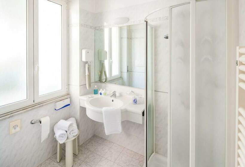 חדר סטנדרט, Curtis Centrale