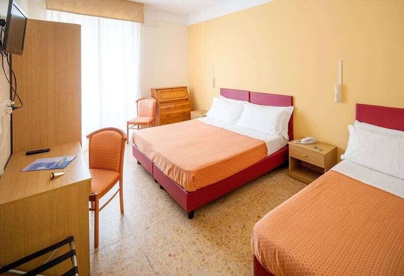 חדר סטנדרט לשלושה, Curtis Centrale